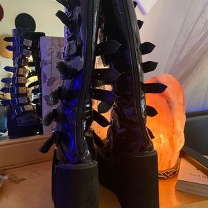 Demonia Trinity boot patten leather